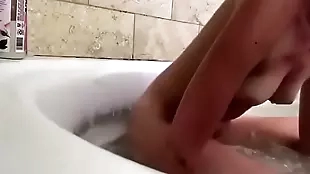 teen bath time masturbation